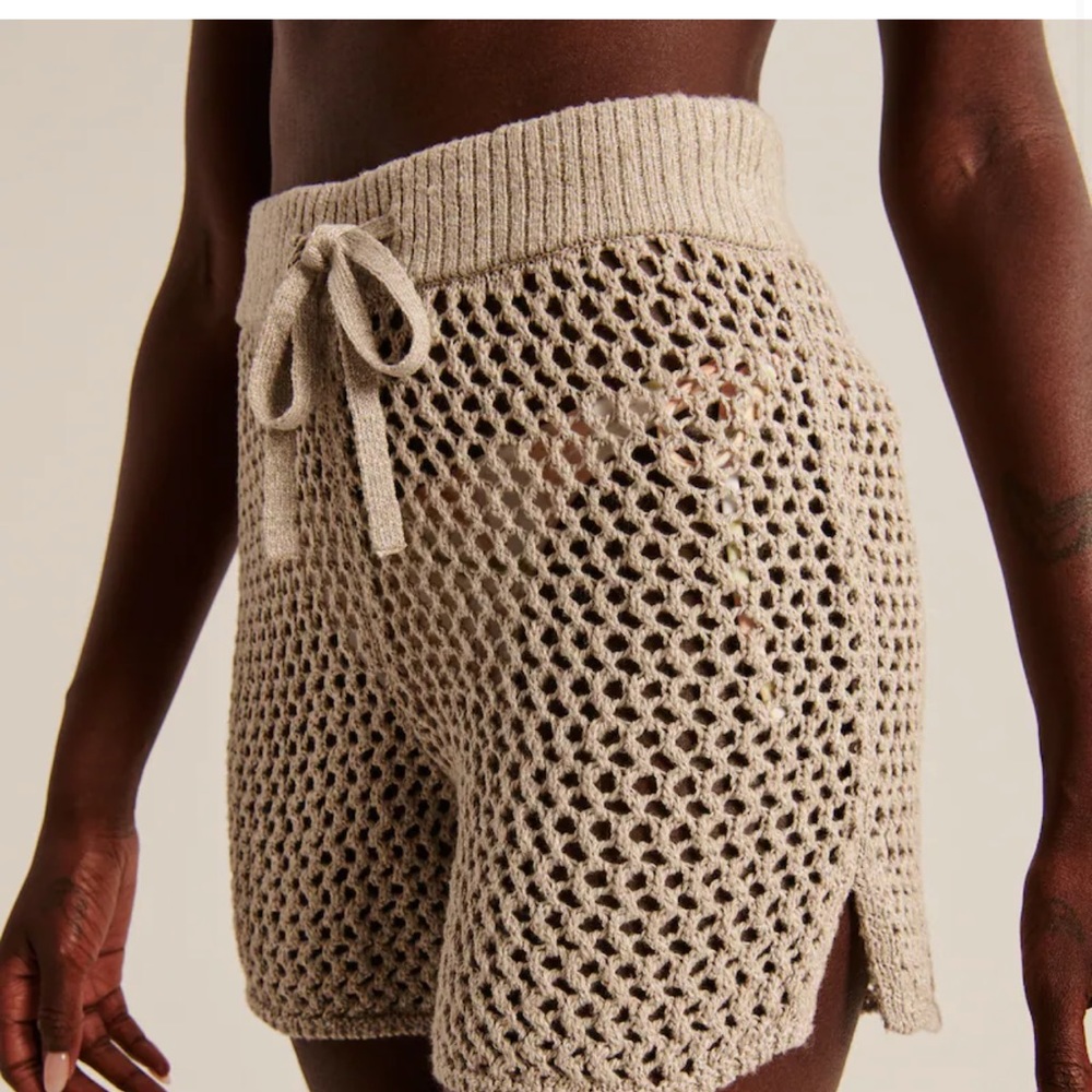 Abercrombie crotchet shorts